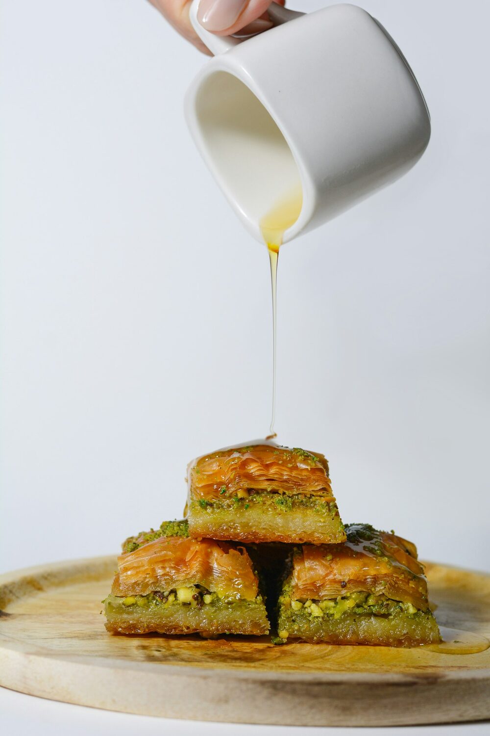 Pistachio baklawa with honey