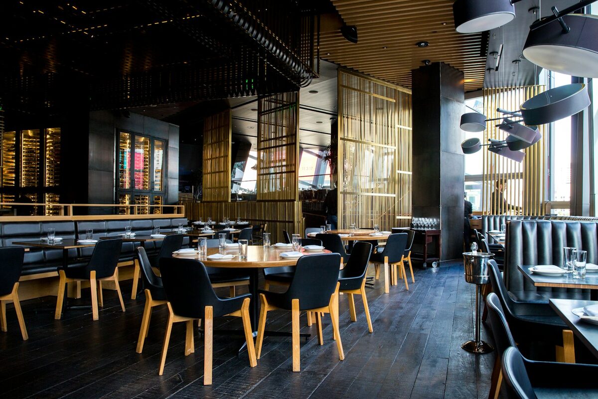 The warm dining room of Al-Liwan