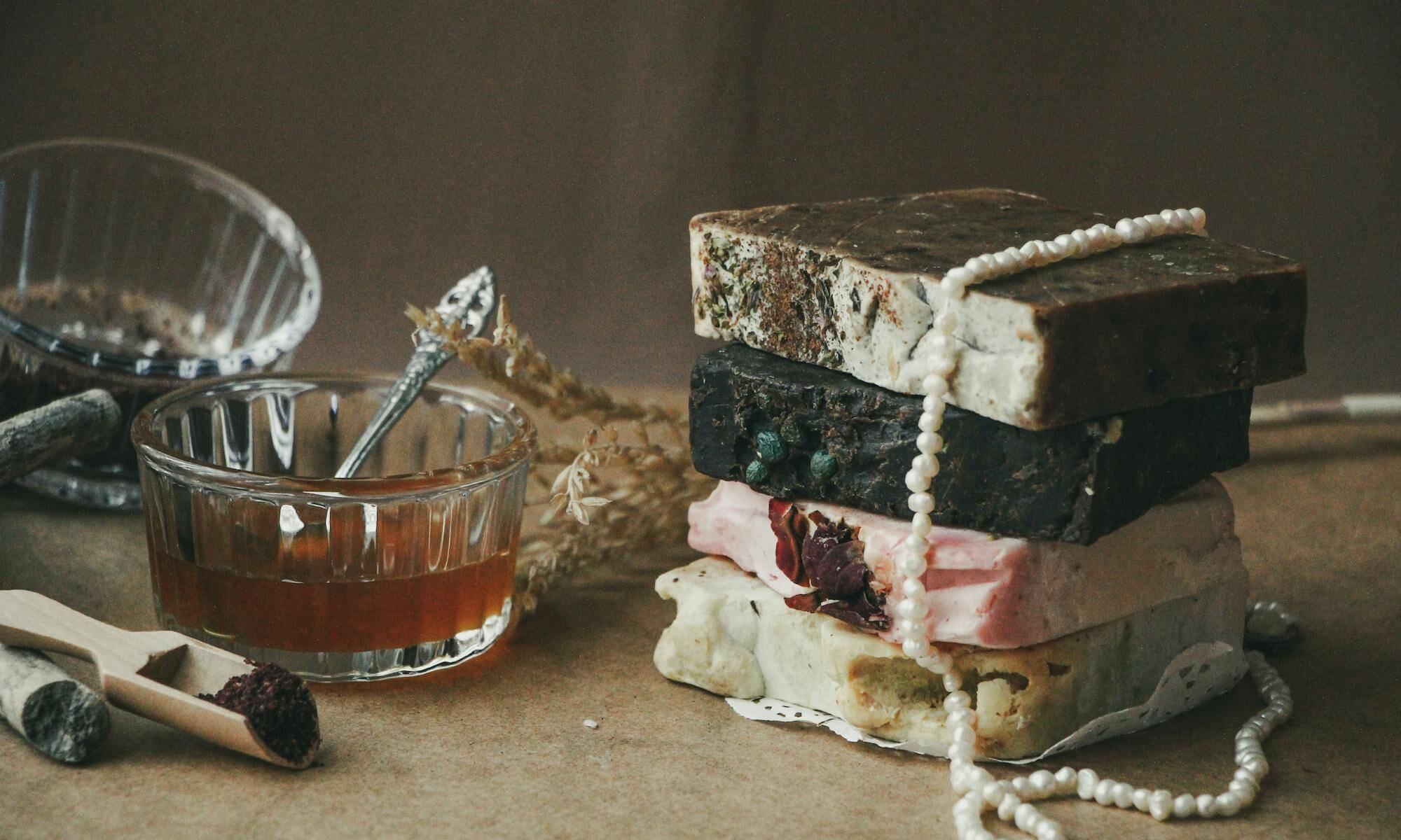 Cured Aleppo laurel soap by Ghār